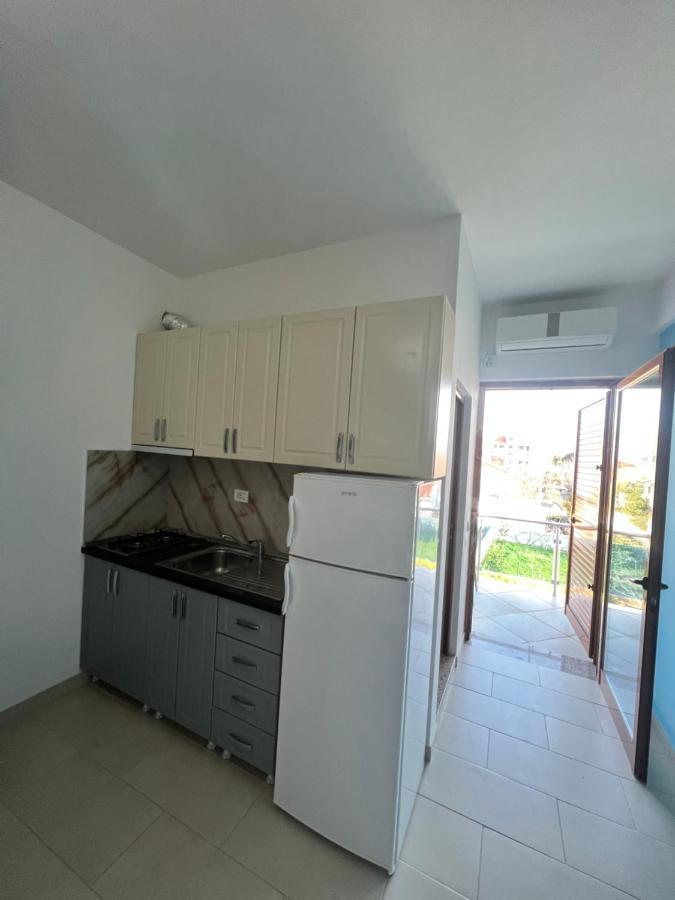 Kamberi Hotel & Apartments 2 Velipojë 外观 照片