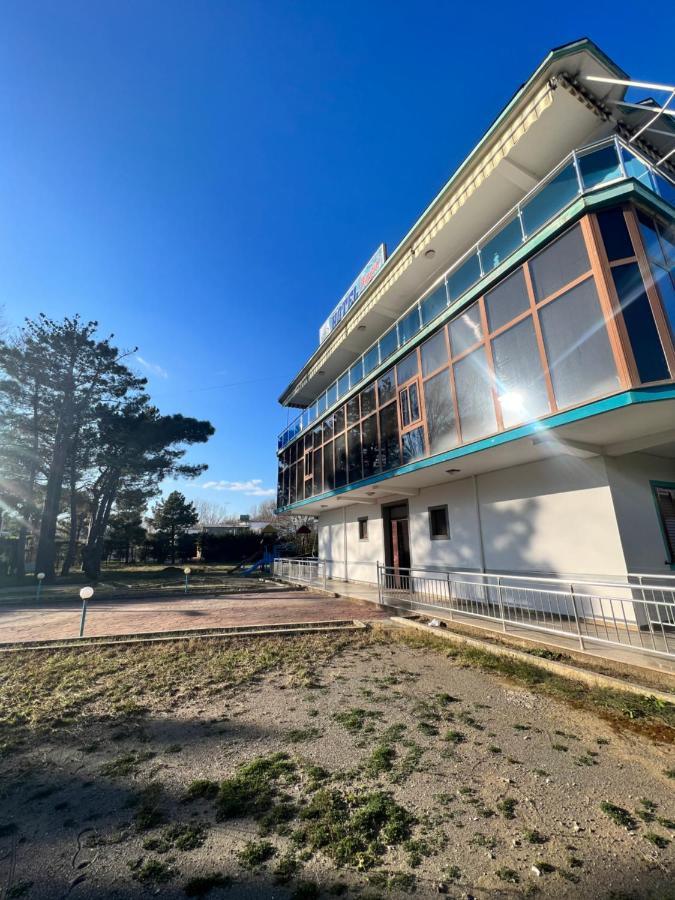 Kamberi Hotel & Apartments 2 Velipojë 外观 照片