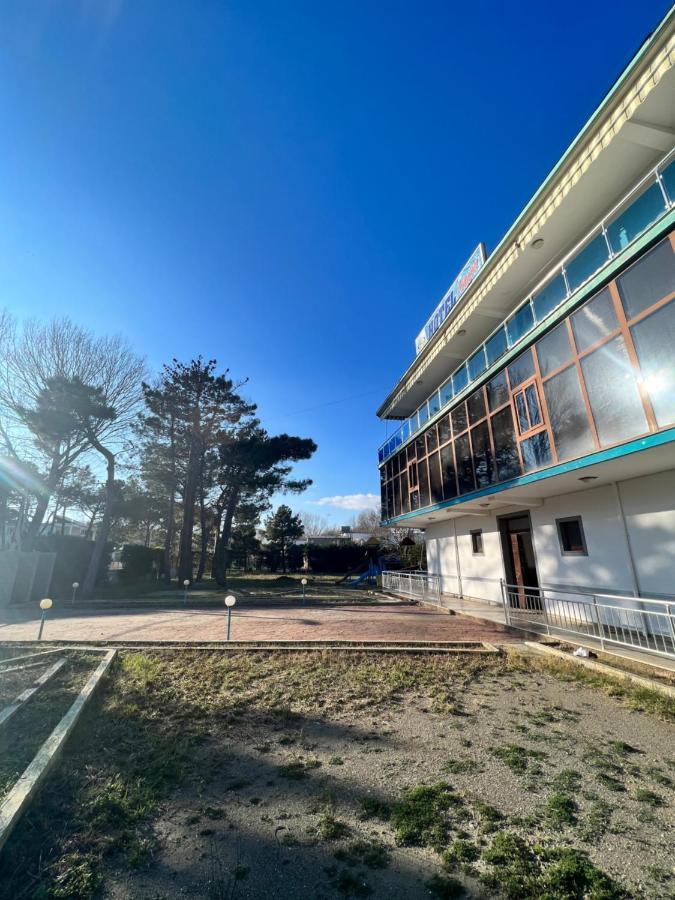 Kamberi Hotel & Apartments 2 Velipojë 外观 照片