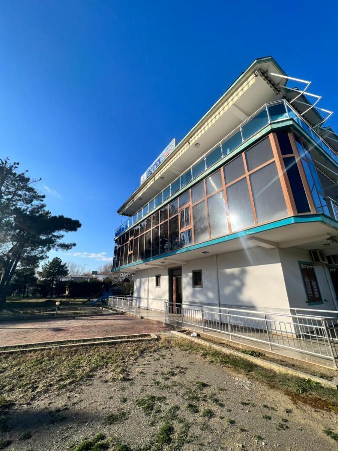 Kamberi Hotel & Apartments 2 Velipojë 外观 照片