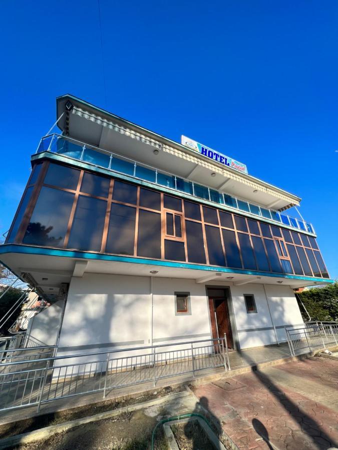 Kamberi Hotel & Apartments 2 Velipojë 外观 照片